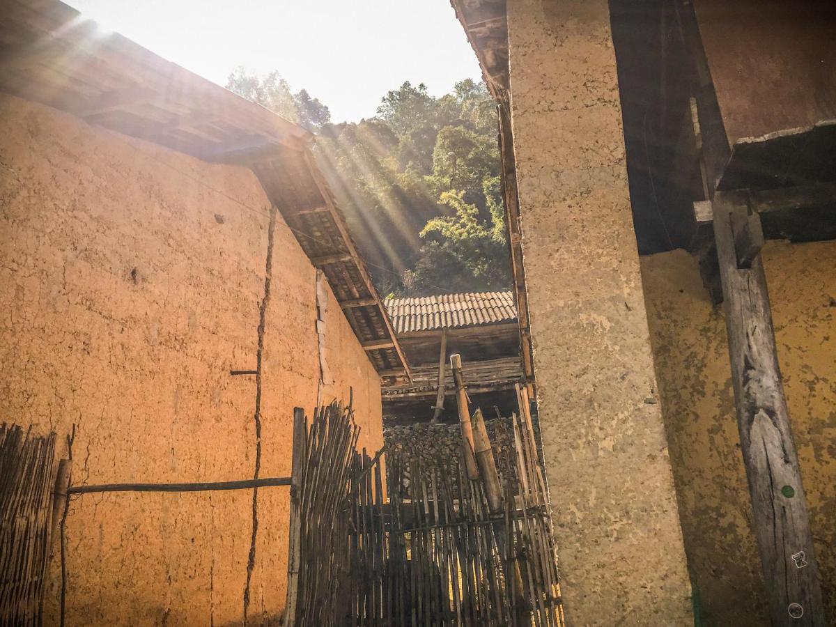Homie House Thien Huong - Traditional Home ドン・ヴァン エクステリア 写真