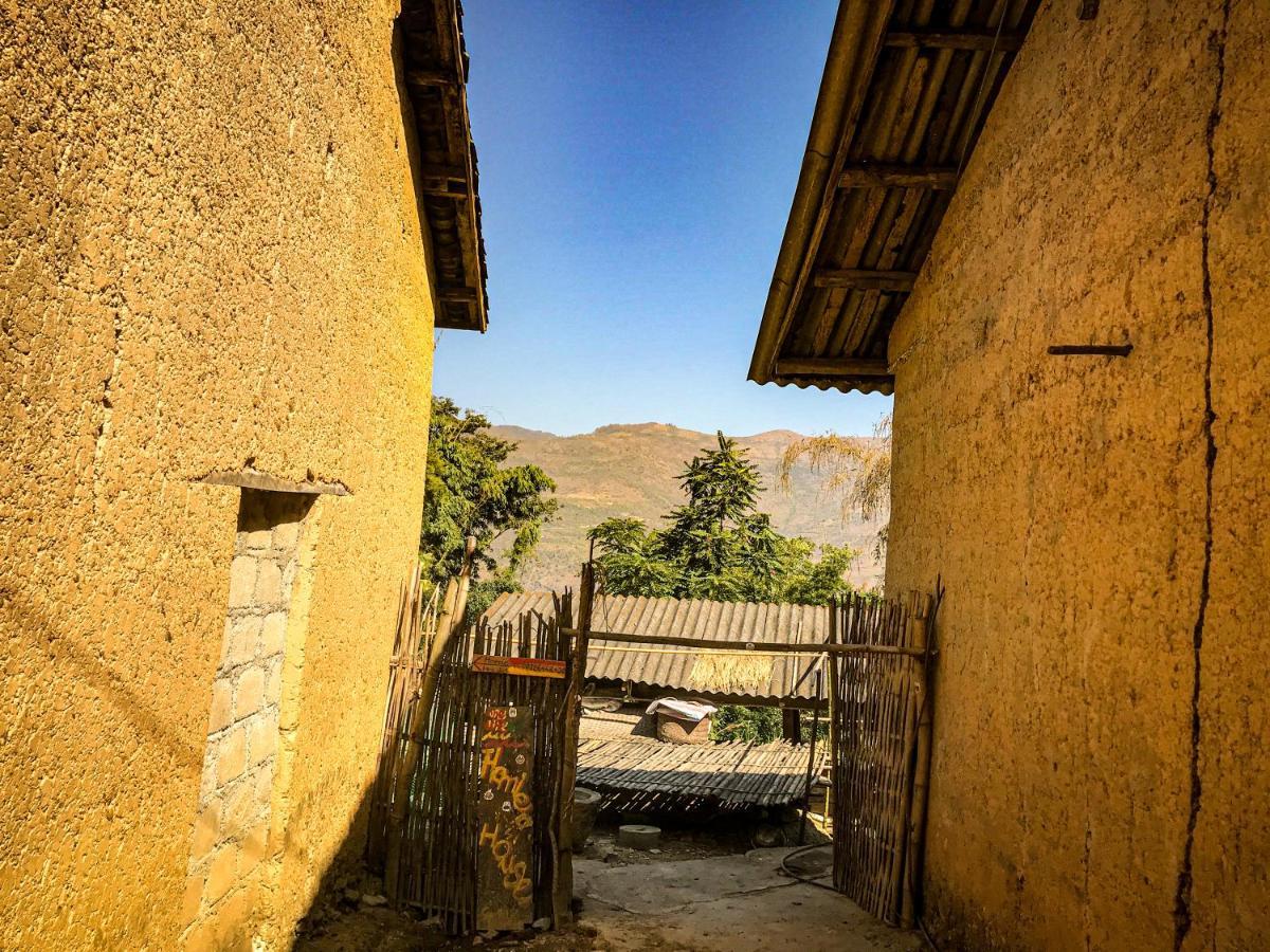 Homie House Thien Huong - Traditional Home ドン・ヴァン エクステリア 写真