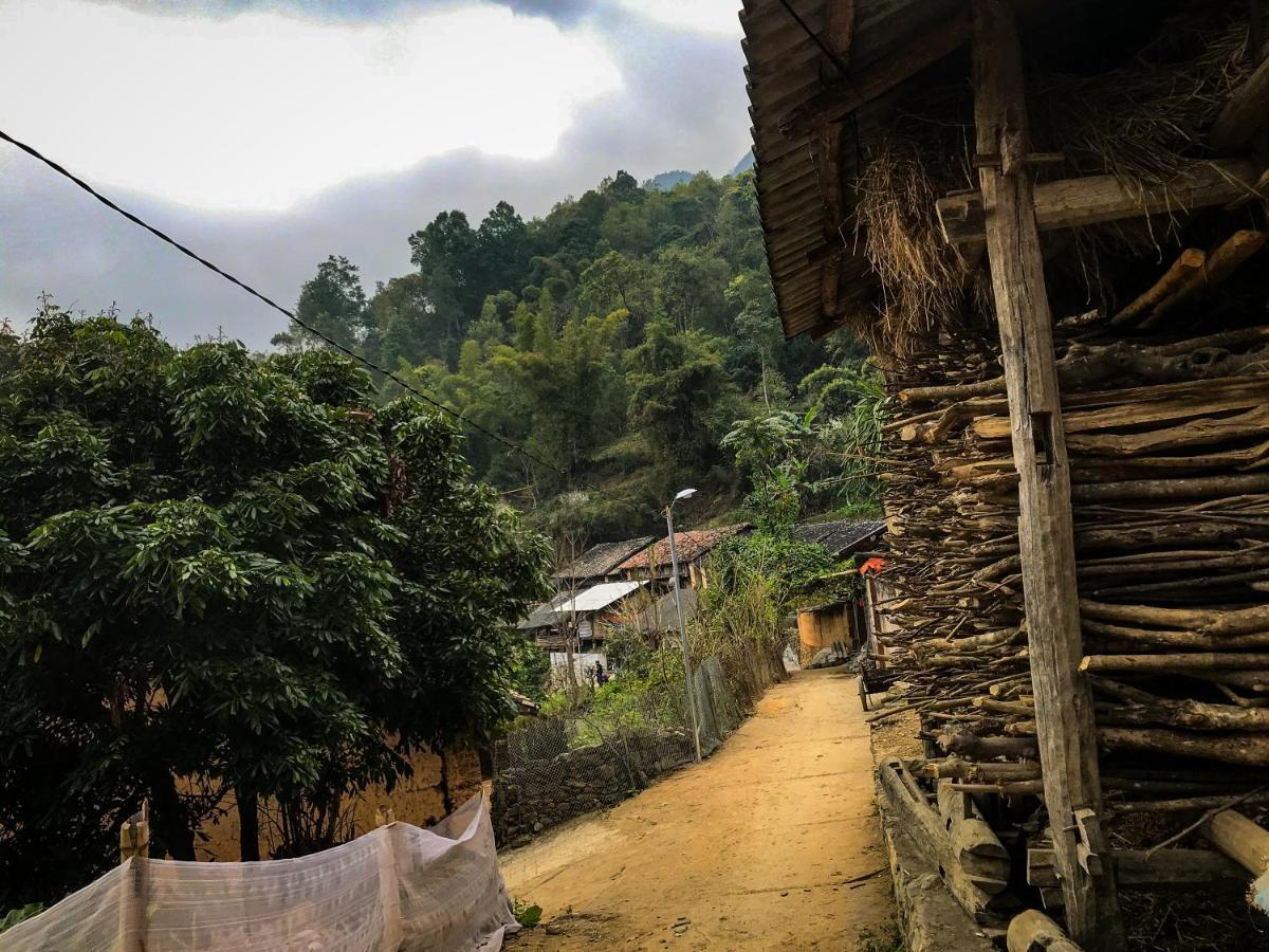 Homie House Thien Huong - Traditional Home ドン・ヴァン エクステリア 写真
